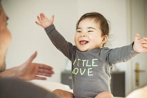 Baby leert praten: dit kan ie na een jaar