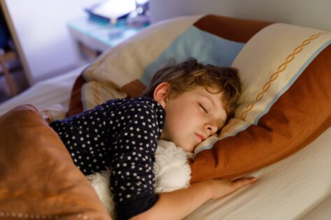 Hoe bedplassen aanpakken bij een kind van 6 jaar?