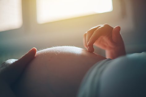 Zwanger en bevallen tijdens de coronacrisis: de vroedvrouw stelt jullie gerust