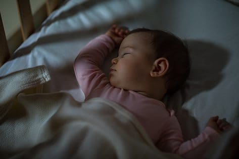 Van co-sleeping naar alleen slapen: zo pak je dat aan