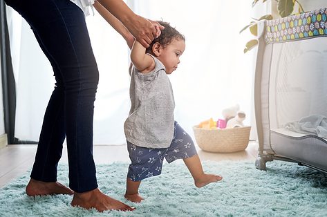 Trage ontwikkeling bij je baby: wat zijn de alarmsignalen?
