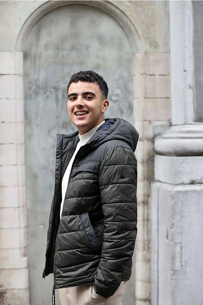 Amir (18) is voorzitter van de Vlaamse Jeugdraad: 'Ik wilde graag bij het jeugdbeleid betrokken worden'